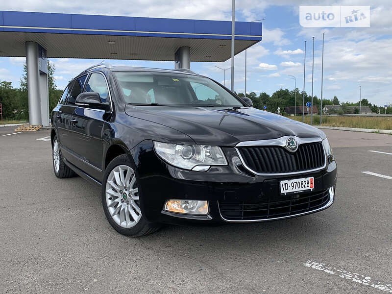 Универсал Skoda Superb 2012 в Радивилове