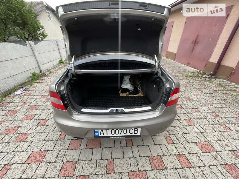 Лифтбек Skoda Superb 2010 в Ивано-Франковске