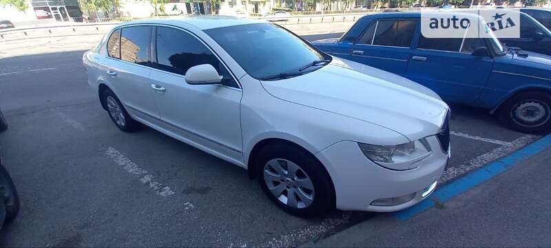 Ліфтбек Skoda Superb 2012 в Дніпрі