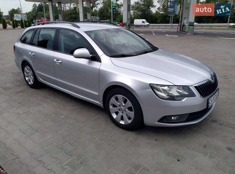 Универсал Skoda Superb 2013 в Киеве