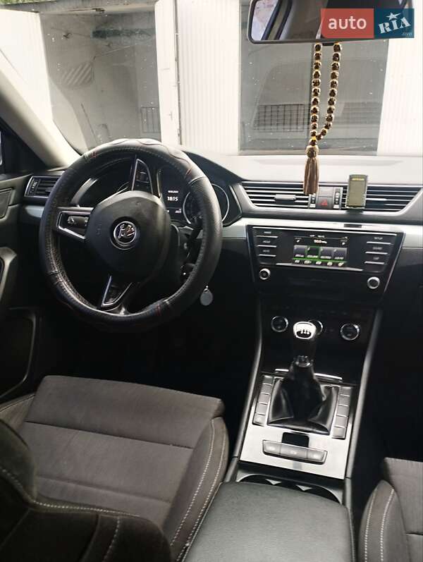 Лифтбек Skoda Superb 2016 в Изяславе
