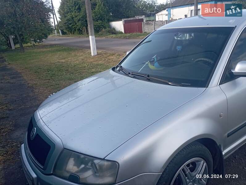 Лифтбек Skoda Superb 2003 в 