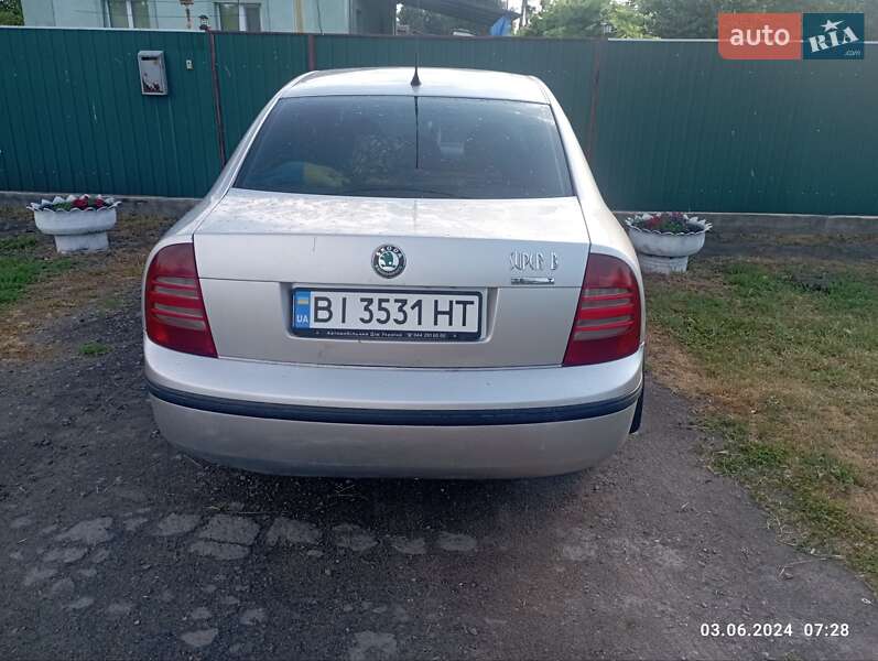 Лифтбек Skoda Superb 2003 в Глобине