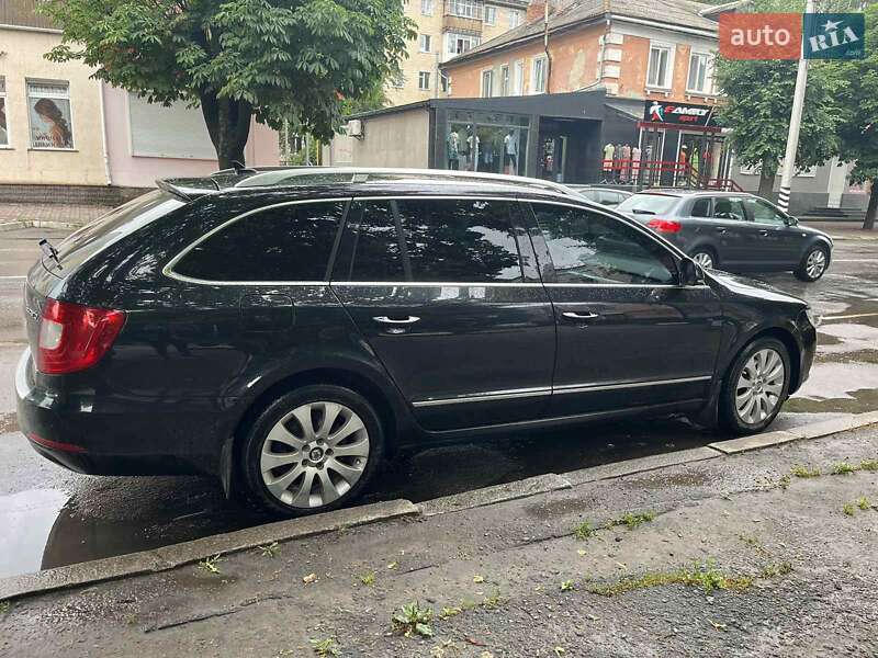 Універсал Skoda Superb 2010 в Гадячі