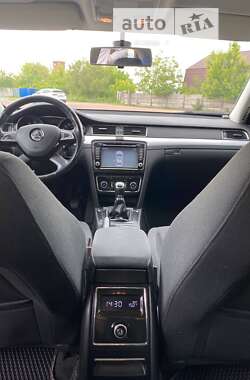 Лифтбек Skoda Superb 2013 в 