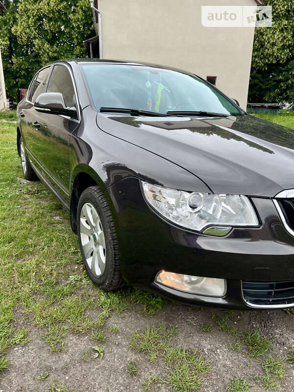Лифтбек Skoda Superb 2011 в Тернополе