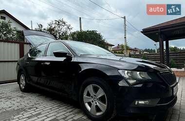 Ліфтбек Skoda Superb 2019 в 