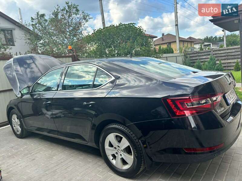 Лифтбек Skoda Superb 2019 в Киеве