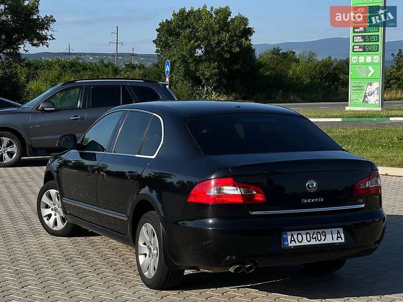Лифтбек Skoda Superb 2011 в Ужгороде