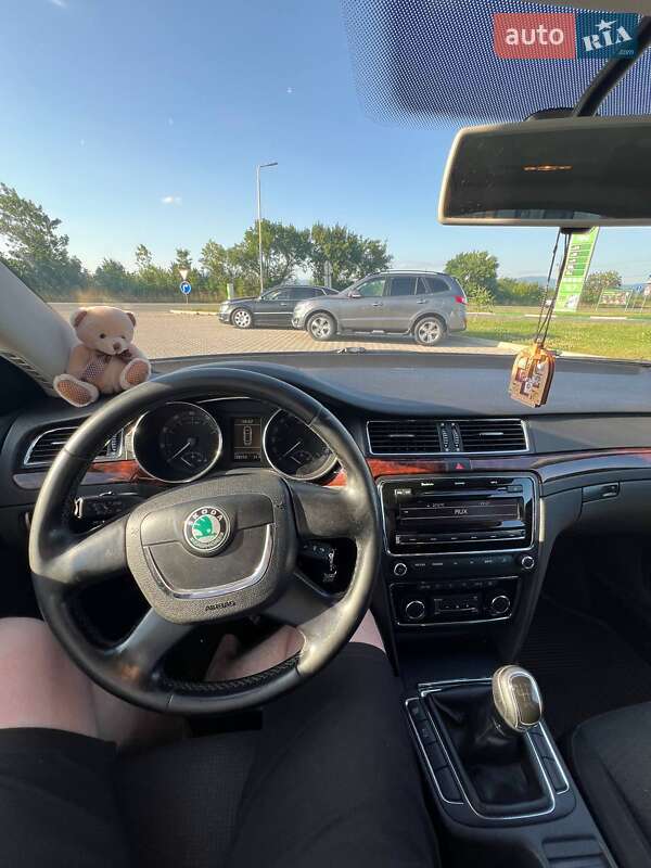 Лифтбек Skoda Superb 2011 в Ужгороде
