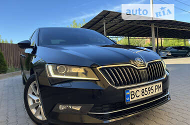 Лифтбек Skoda Superb 2017 в Дрогобыче