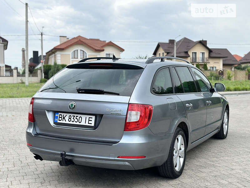 Універсал Skoda Superb 2011 в Рівному