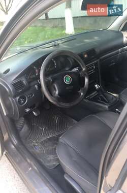 Лифтбек Skoda Superb 2004 в 
