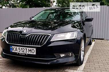 Универсал Skoda Superb 2019 в Киеве