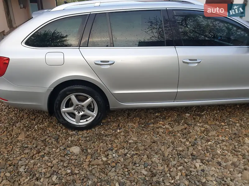 Skoda Superb 2010 VIN TMBJF73T7B9024246 фото оголошення 3 з 45