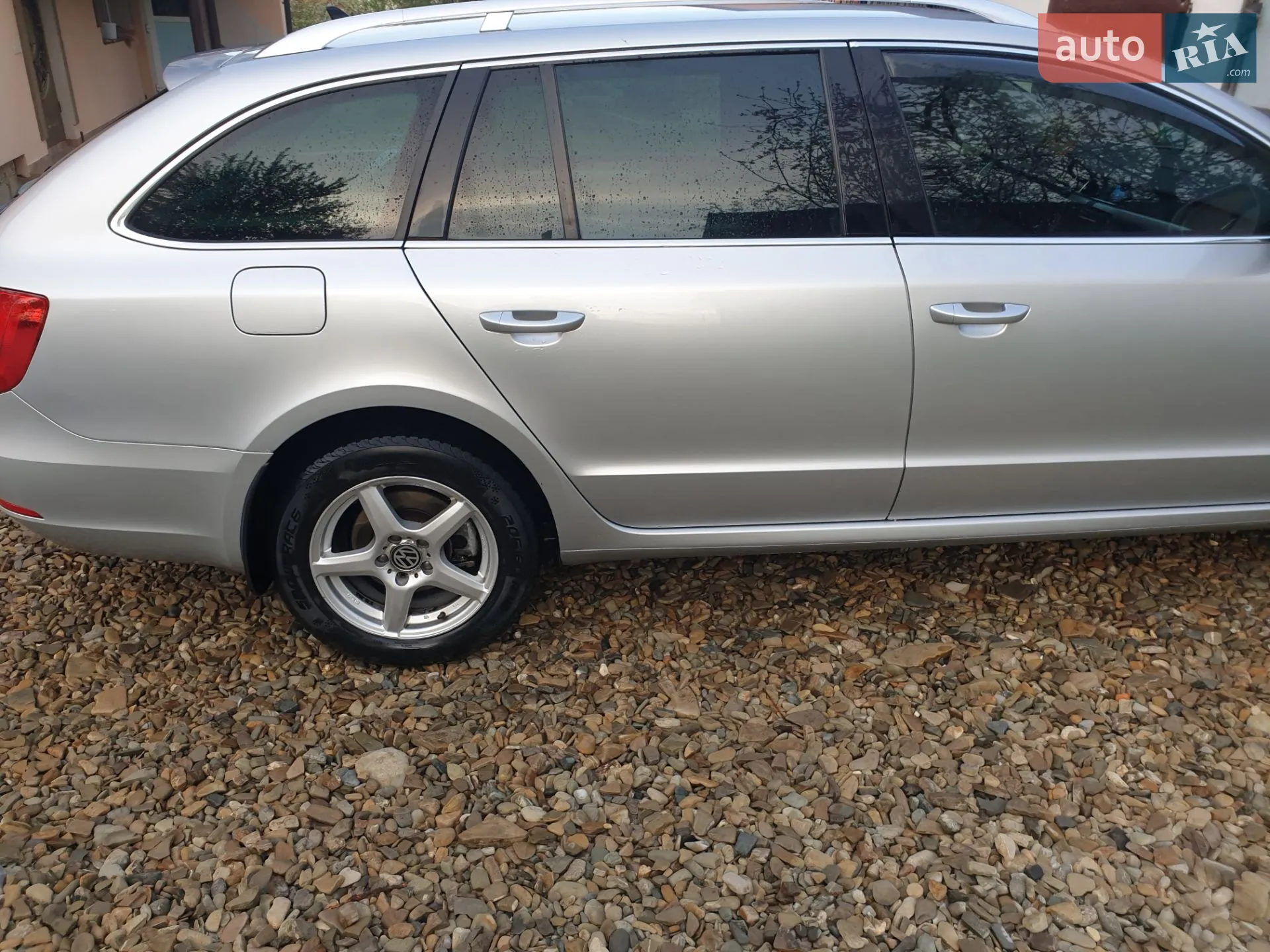 2010 Skoda Superb - мініатюра 3