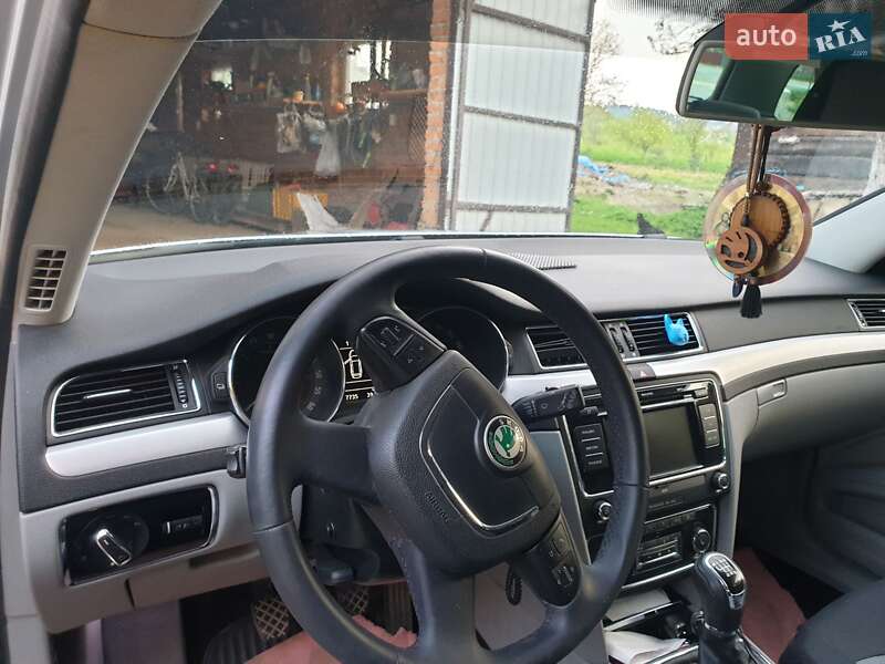 Універсал Skoda Superb 2010 в Старому Самборі