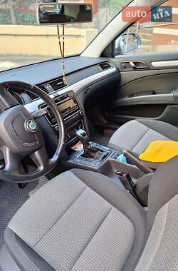 Лифтбек Skoda Superb 2012 в 