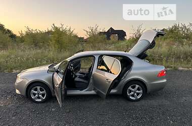 Лифтбек Skoda Superb 2008 в 
