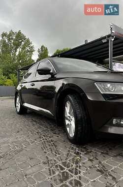 Лифтбек Skoda Superb 2017 в 
