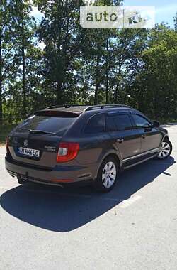 Універсал Skoda Superb 2011 в Житомирі