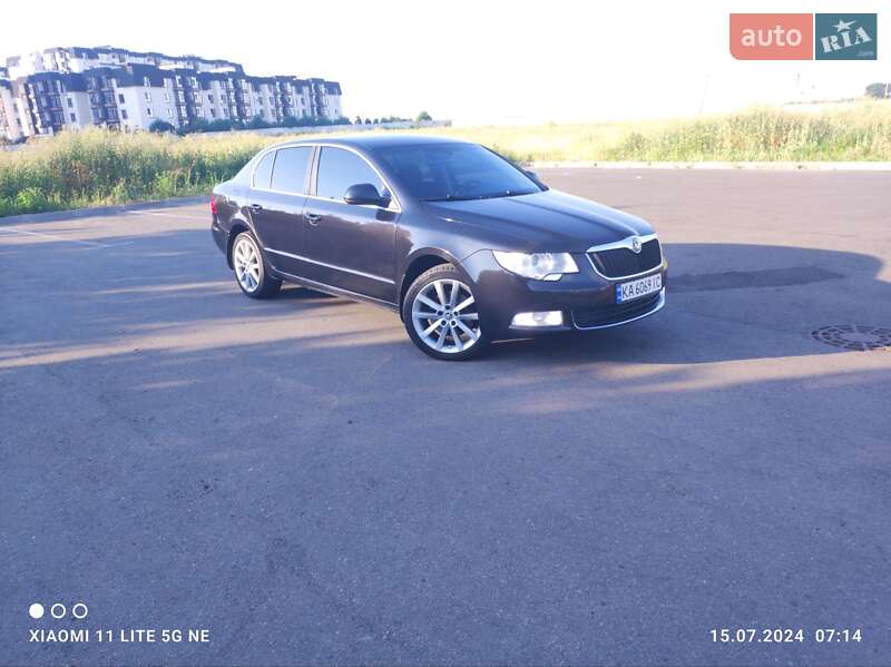 Лифтбек Skoda Superb 2012 в 