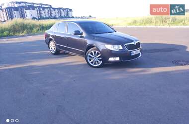Лифтбек Skoda Superb 2012 в 