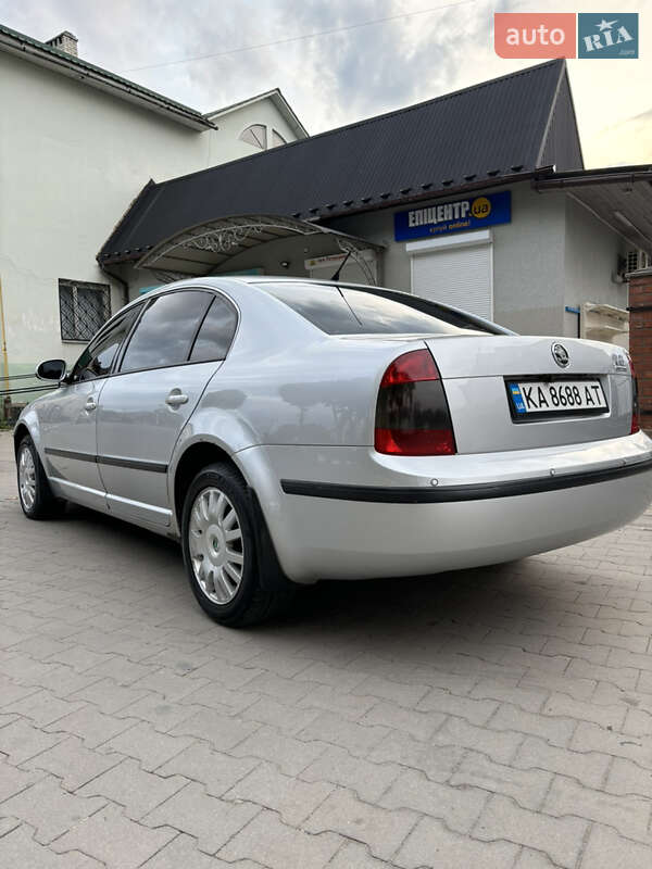 Ліфтбек Skoda Superb 2008 в Львові