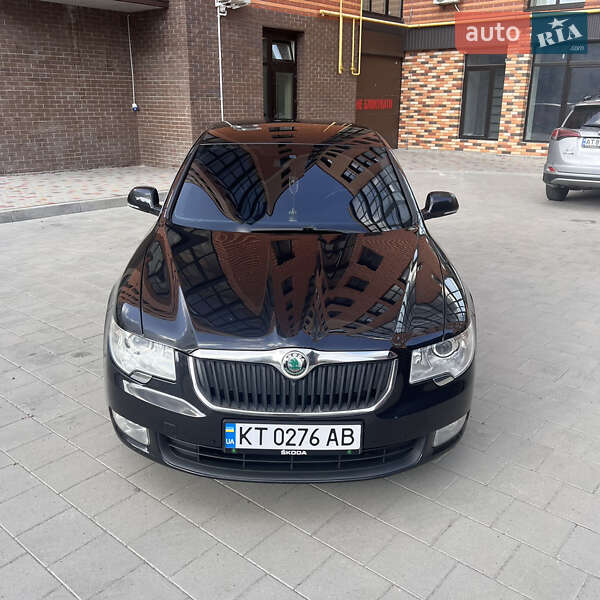 Лифтбек Skoda Superb 2011 в Калуше