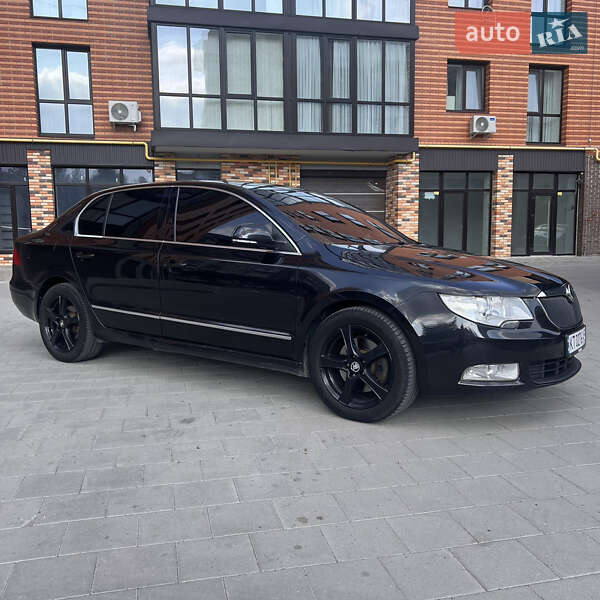 Лифтбек Skoda Superb 2011 в Калуше