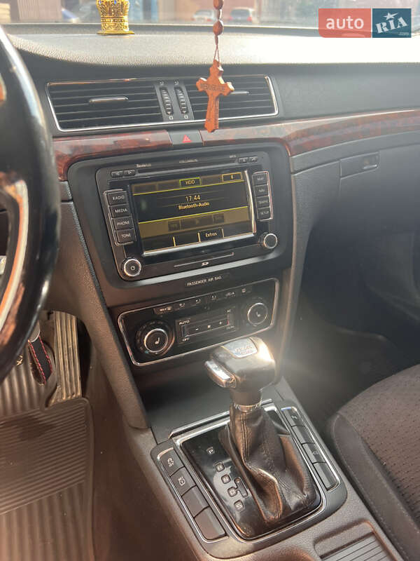 Лифтбек Skoda Superb 2011 в Калуше