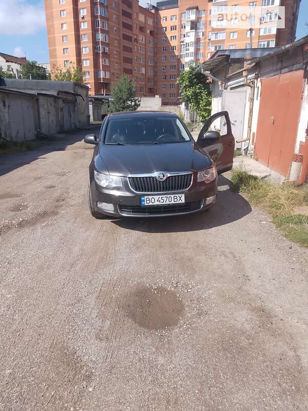 Skoda Superb 2011