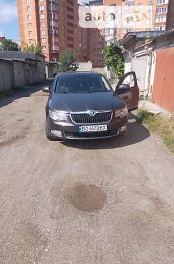 Лифтбек Skoda Superb 2011 в 