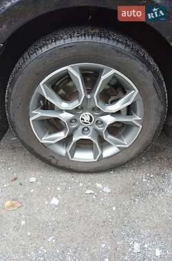 Лифтбек Skoda Superb 2014 в 