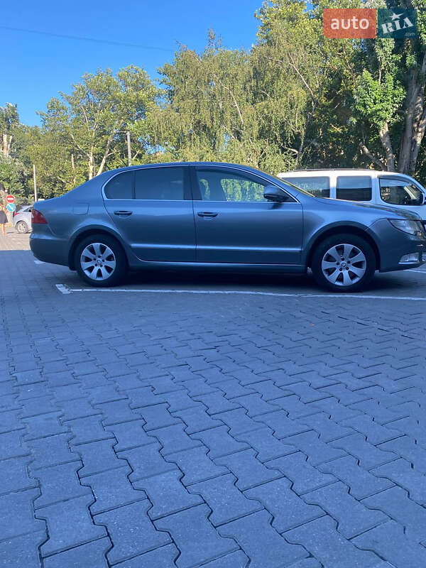 Лифтбек Skoda Superb 2009 в Одессе