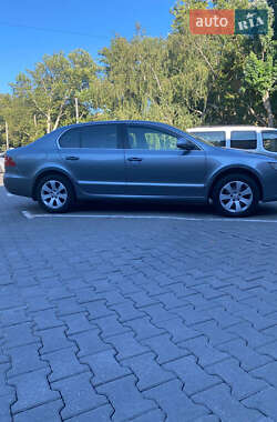 Лифтбек Skoda Superb 2009 в 