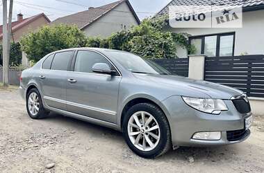 Лифтбек Skoda Superb 2012 в Хусте