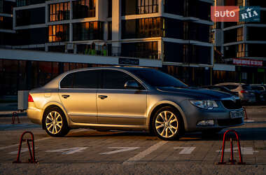 Лифтбек Skoda Superb 2011 в Пустомытах