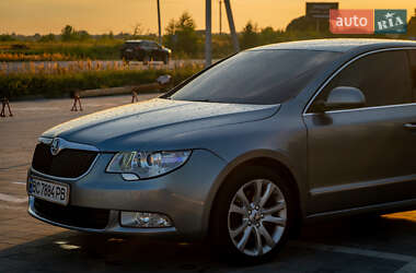 Лифтбек Skoda Superb 2011 в Пустомытах