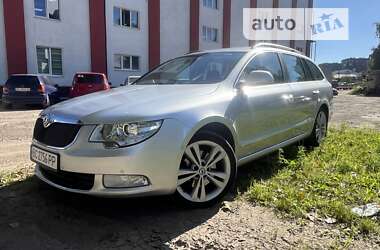 Універсал Skoda Superb 2011 в Львові