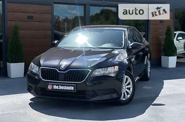 Ліфтбек Skoda Superb 2015 в Рівному