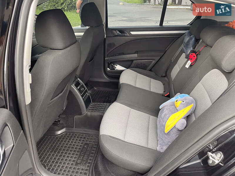 Лифтбек Skoda Superb 2008 в Днепре