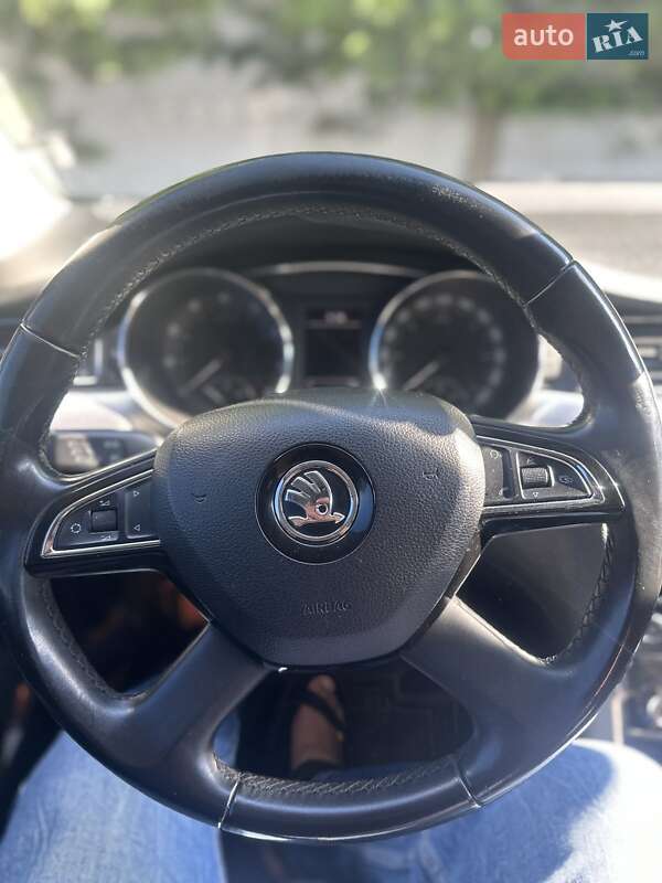 Лифтбек Skoda Superb 2014 в Львове