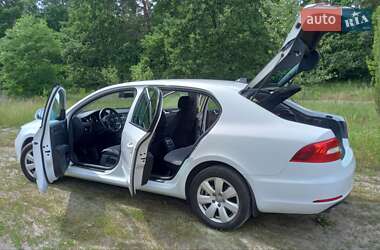 Лифтбек Skoda Superb 2015 в 