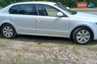 Лифтбек Skoda Superb 2015 в 