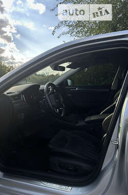 Лифтбек Skoda Superb 2022 в 
