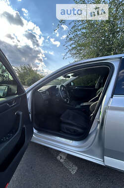 Лифтбек Skoda Superb 2022 в 