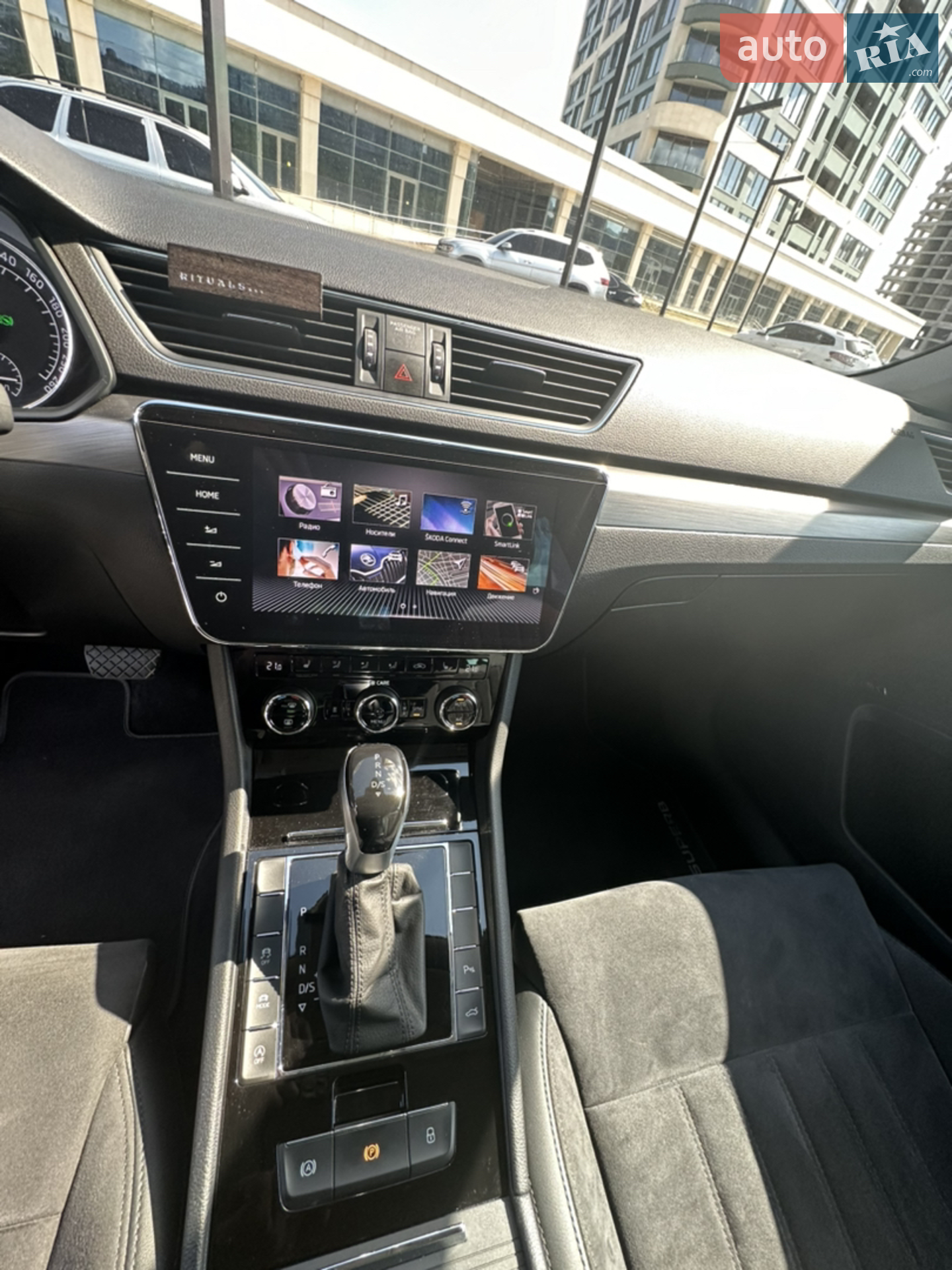 2017 Skoda Superb - мініатюра 11