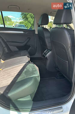 Універсал Skoda Superb 2017 в Дніпрі