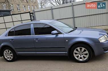 Лифтбек Skoda Superb 2006 в Сарате